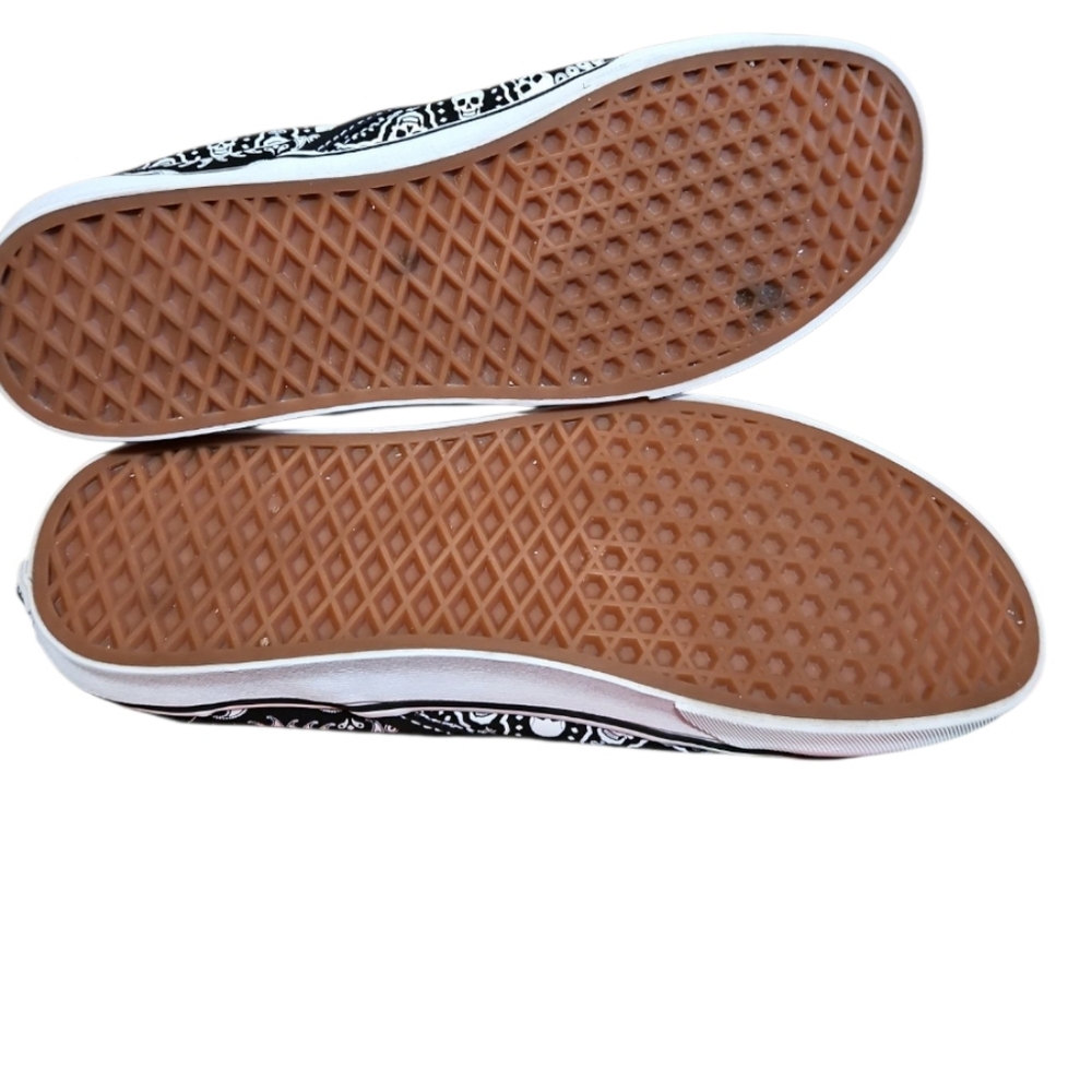 Vans Black and White Skull Bandana Slip-On Shoes - Picture 10 of 11